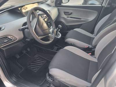 Lancia Ypsilon Ypsilon III 2011 1.2 8v Silver s/c.traz.,esp s Argento usata TREVIGLIO