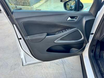 Opel Crossland 12V 130 CV aut. Start&Stop Elegance Bianco usata Miranda