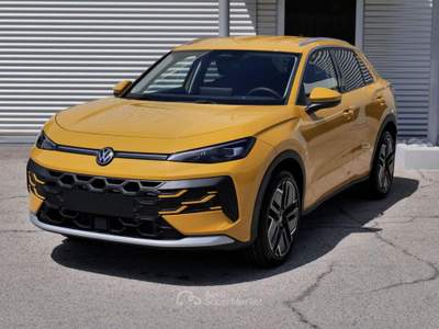 Volkswagen T-Roc 1.5 eTsi 115cv Style Dsg Giallo usata Civita Castellana