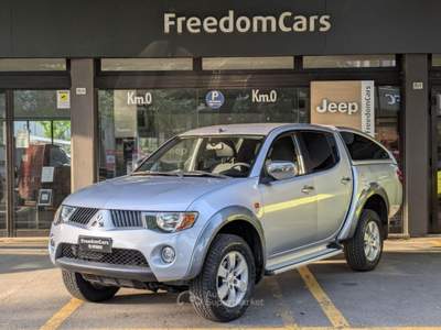 Mitsubishi L200 2.5 DI-D/136CV Double Cab Intense Grigio usata Parma