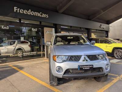Mitsubishi L200 2.5 DI-D/136CV Double Cab Intense Grigio usata Parma