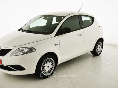 Lancia Ypsilon 1.2 69 CV 5 porte GPL Ecochic Silver Bianco usata Crema