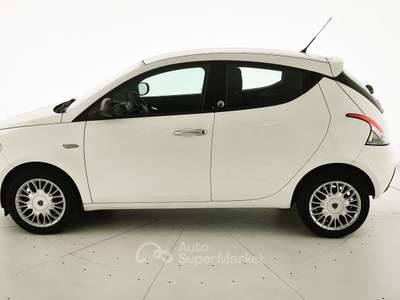 Lancia Ypsilon 1.2 69 CV 5 porte GPL Ecochic Silver Bianco usata Crema