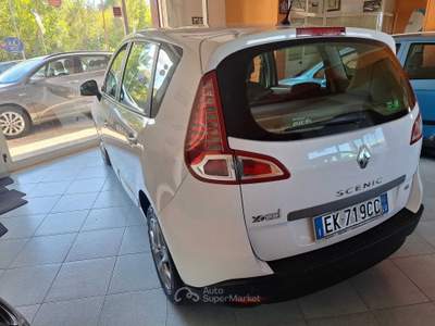 Renault Scénic RENAULT XMOD 1.5 DCI 110 CV Bianco usata Mirabella Eclano
