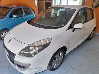 Renault Scénic RENAULT XMOD 1.5 DCI 110 CV Bianco usata Mirabella Eclano