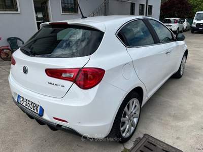 Alfa Romeo Giulietta 1.4 Turbo 120 CV Super GAS/GPL Bianco usata Nogarole Rocca
