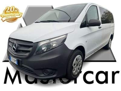 Mercedes-Benz Vito 116 CDI 163cv LONG 6 POSTI MIXTO BUSINESS FZ358RM Bianco usata Basiliano
