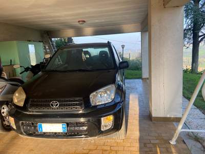 Toyota RAV4 pochissimi km, unico proprietario appena revisionata Nero usata rimini
