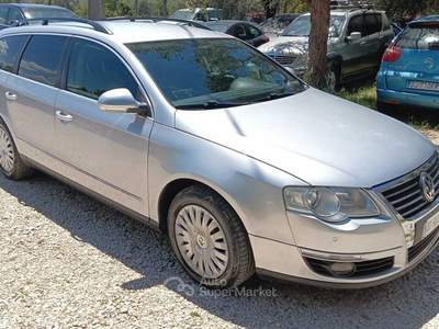 Volkswagen Passat Auto in ottime condizioni. Argento usata Alife