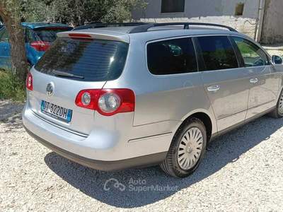 Volkswagen Passat Auto in ottime condizioni. Argento usata Alife