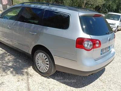 Volkswagen Passat Auto in ottime condizioni. Argento usata Alife