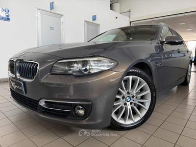 BMW Serie 5 530d d xDrive 258CV Touring Luxury Marrone usata Parma