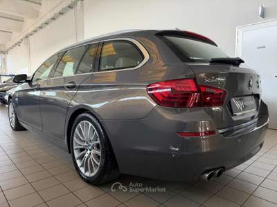 BMW Serie 5 530d d xDrive 258CV Touring Luxury Marrone usata Parma