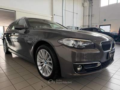 BMW Serie 5 530d d xDrive 258CV Touring Luxury Marrone usata Parma