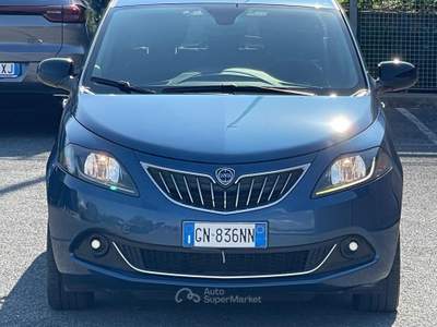 Lancia Ypsilon 1.0 FireFly 5 porte S&S Hybrid Gold Navi Car Play Blu/Azzurro usata Fiumicino