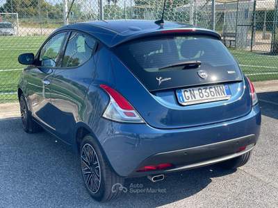 Lancia Ypsilon 1.0 FireFly 5 porte S&S Hybrid Gold Navi Car Play Blu/Azzurro usata Fiumicino