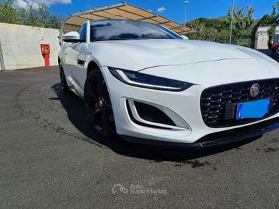 Jaguar F-Type 2.0 aut. Coupé R-Dynamic Black Bianco usata Torino