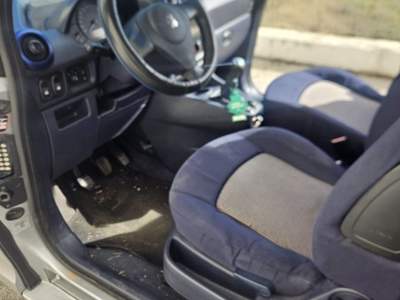 Peugeot 1007 1.4 HDi Happy 70cv Argento usata Campodipietra