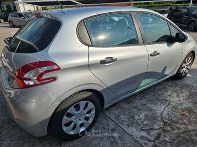 Peugeot 208 1.4 8V HDi 68CV 5p. Allure Grigio usata Rossano Veneto