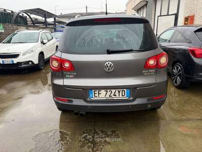 Volkswagen Tiguan 2.0 tdi Sport&Style 4motion tiptronic Argento usata Fontanella