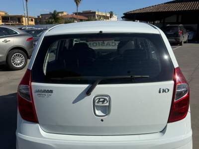 Hyundai i10 1.1 benzina 2011 Bianco usata Qualiano