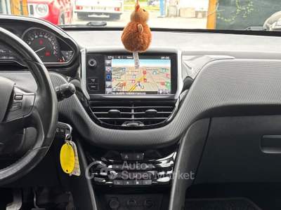 Peugeot 2008 1.6 hdi 92 CV Allure OK NEOPATENTATI Bianco usata Bologna