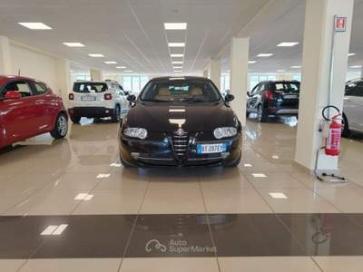 Alfa Romeo 147 1.6i 16V Twin Spark cat 5p. Distinctive Nero usata MONTE URANO