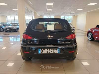 Alfa Romeo 147 1.6i 16V Twin Spark cat 5p. Distinctive Nero usata MONTE URANO