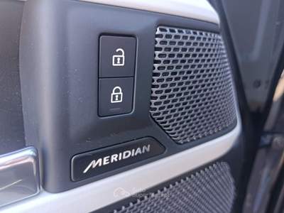 Land Rover Defender 250 CV AWD Auto X-Dynamic SE Nero usata Assisi