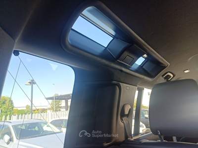 Land Rover Defender 250 CV AWD Auto X-Dynamic SE Nero usata Assisi