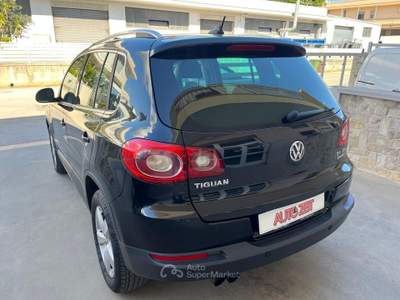 Volkswagen Tiguan DPF 4MOTION Sport & Style Nero usata Castellana Grotte