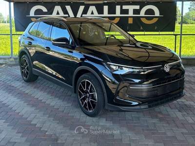 Volkswagen Tiguan 1.5 etsi Sport line 150cv dsg usata Goito