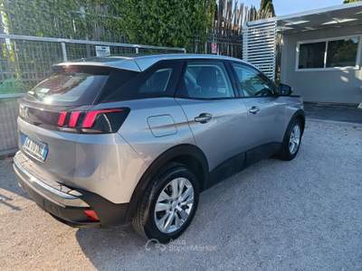 Peugeot 3008 S&S Business Grigio usata Altamura