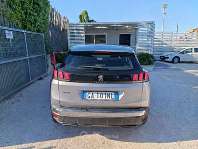 Peugeot 3008 S&S Business Grigio usata Altamura