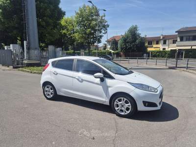 Ford Fiesta 5p 1.5 tdci Black&White 75cv *neopatentati * Bianco usata Treviglio