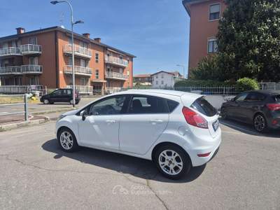 Ford Fiesta 5p 1.5 tdci Black&White 75cv *neopatentati * Bianco usata Treviglio