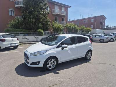 Ford Fiesta 5p 1.5 tdci Black&White 75cv *neopatentati * Bianco usata Treviglio