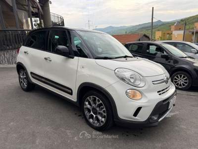Fiat 500L 500L 1.6 MJT 105 CV Lounge Bianco usata SANTA MARIA NUOVA