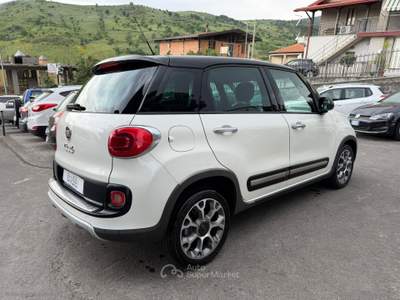Fiat 500L 500L 1.6 MJT 105 CV Lounge Bianco usata SANTA MARIA NUOVA