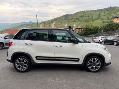 Fiat 500L 500L 1.6 MJT 105 CV Lounge Bianco usata SANTA MARIA NUOVA