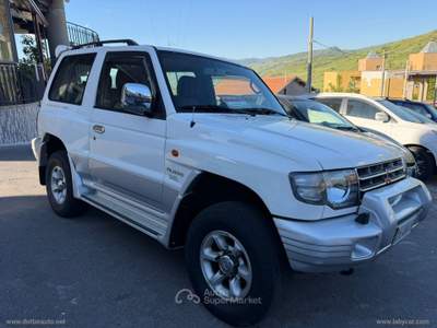 Mitsubishi Pajero Pajero 2.5 TDI MT SS GLS Target Bianco usata SANTA MARIA NUOVA