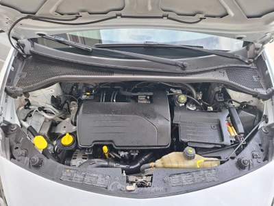 Renault Clio Clio 1.2 16V 3 porte GPL Dynamique 75 cv Bianco usata Mirabella Eclano