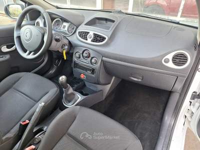 Renault Clio Clio 1.2 16V 3 porte GPL Dynamique 75 cv Bianco usata Mirabella Eclano