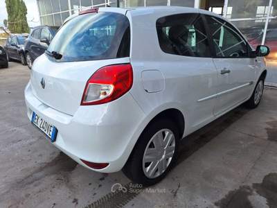 Renault Clio Clio 1.2 16V 3 porte GPL Dynamique 75 cv Bianco usata Mirabella Eclano