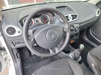 Renault Clio Clio 1.2 16V 3 porte GPL Dynamique 75 cv Bianco usata Mirabella Eclano