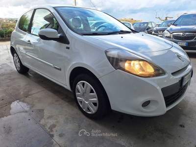Renault Clio Clio 1.2 16V 3 porte GPL Dynamique 75 cv Bianco usata Mirabella Eclano