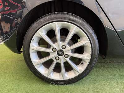Ford Fiesta VIGNALE 1.0 BENZINA 100CV Nero usata Giugliano