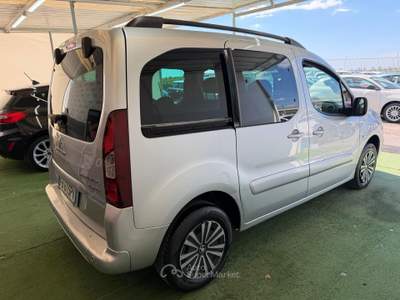 Peugeot Partner 1.6 DIESEL 100CV Argento usata Giugliano