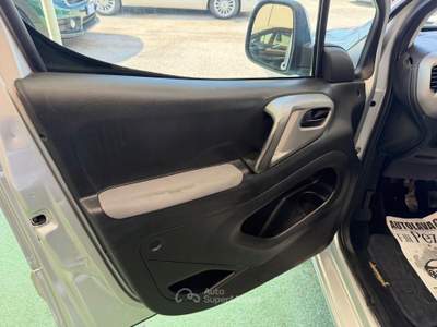 Peugeot Partner 1.6 DIESEL 100CV Argento usata Giugliano