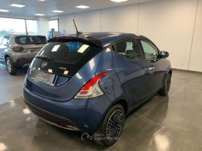 Lancia Ypsilon 1.0 Benzina Hybrid Ecochic Gold 5 Porte Blu/Azzurro usata Qualiano